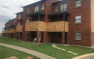 2 Bedroom Flat in Alan Manor