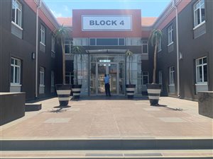 1624 m² Commercial space in Fourways