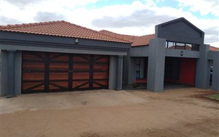 3 Bedroom House in Fauna Park