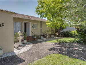 4 Bed House in Lorraine