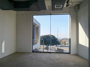 211 m² Retail Space in Sunningdale