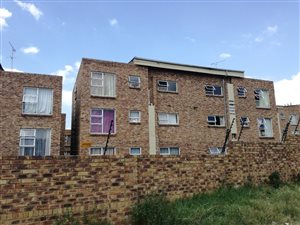 2 Bedroom Apartment in Halfway House