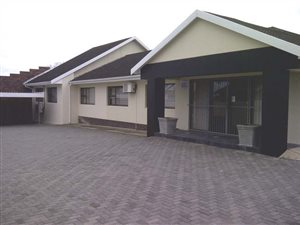 320 m² Office Space in Vincent