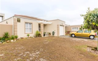 3 Bedroom House in Muizenberg