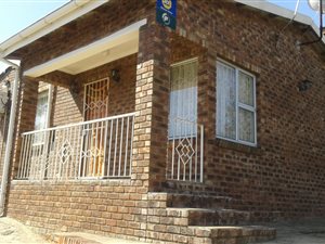 3 Bed House in Bombay Heights