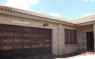 7 Bedroom House in Highveld Park
