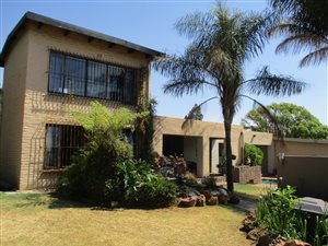 5 Bed House in Monument