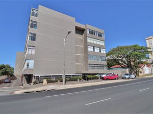 2 Bed Apartment in Amanzimtoti
