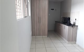 0.5 Bedroom Apartment in Pinetown Central