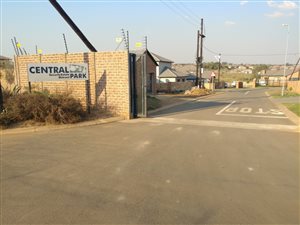 322 m² Land available in Clayville