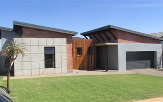 3 Bedroom House in Midstream Ridge Estate