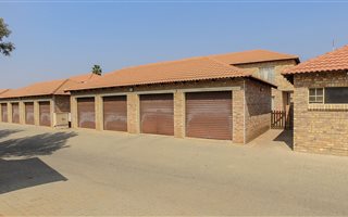3 Bedroom House in Theresa Park