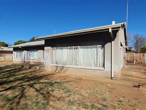 3 Bed House in Meiringspark