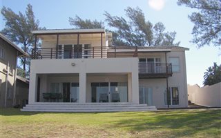 6 Bedroom House in Tinley Manor and surrounds