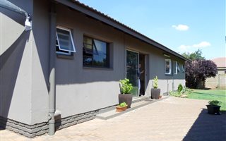3 Bedroom House in Golf Park