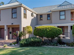 4 Bed House in Kleinbron Estate