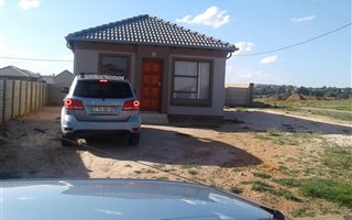 2 Bedroom House in Witpoortjie