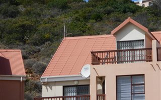 3 Bedroom Apartment in Boland Park