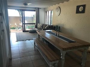 2 Bed Apartment in Douglasdale