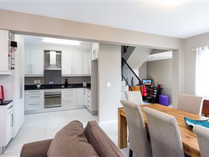 3 Bed House in Kelderhof Country Village