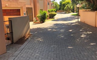 3 Bedroom House in Eldoraigne