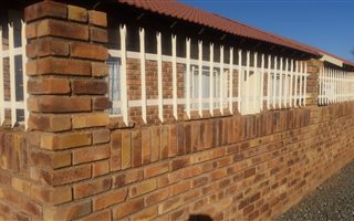 2 Bedroom House in Camelot