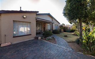 4 Bedroom House in Robertsham