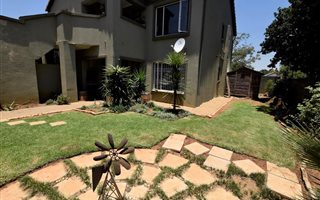 2 Bedroom Townhouse in Elarduspark