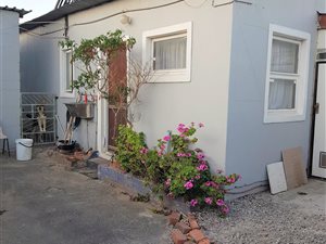 2 Bed House in Cloetesville