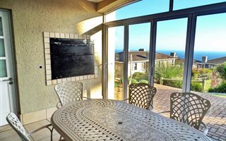 2 Bedroom Apartment in Pinnacle Point Golf Estate