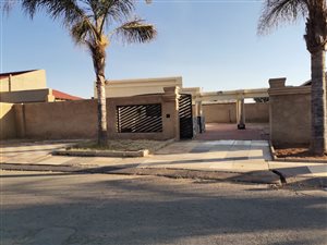 3 Bed House in Dobsonville
