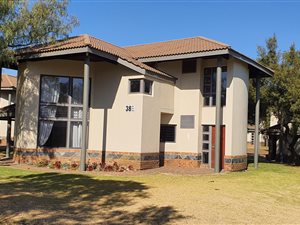 3 Bed Townhouse in Bredell AH