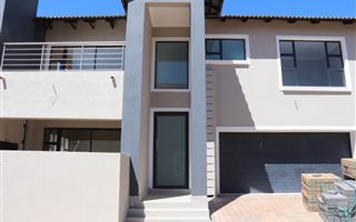 3 Bedroom Townhouse in Midstream Estate