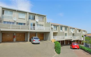 3 Bedroom Duplex in Bedford Gardens