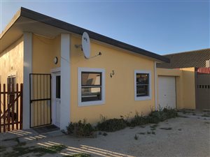 2 Bed House in New Macassar Village