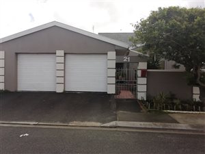 4 Bed House in Strandfontein