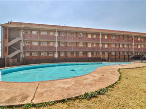 2 Bed Apartment in Rhodesfield