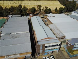1998 m² Industrial space in Robertsham