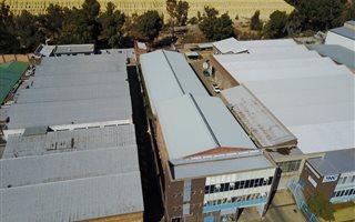 1998 m² Industrial space in Robertsham