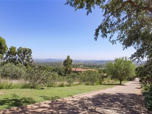 8570 m² Land available in Roodekrans
