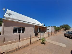 3 Bed House in Steytlerville