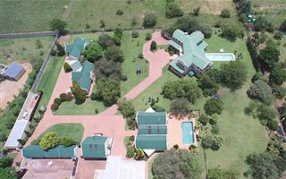 2 Bedroom Garden Cottage in Kyalami AH