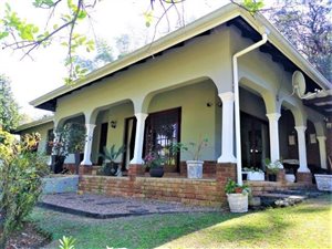 4 Bed House in Clarendon