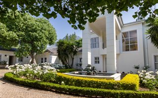 4 Bedroom House in Erinvale Estate