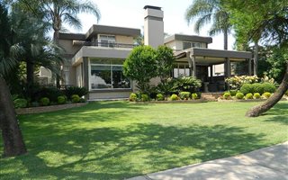 3 Bedroom House in Silver Lakes Golf Estate