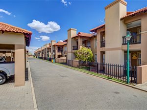 2 Bed Apartment in Van Dyk Park