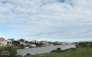 1315 m² Land available in Port Owen