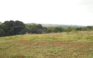 1600 m² Land available in Cotswold Downs Estate