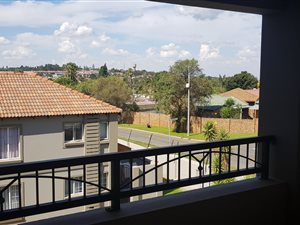 2 Bed Apartment in Florida Glen