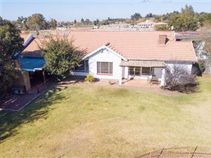 8565 m² Farm in President Park